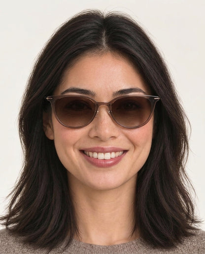 Model wearing Dormann Sun Maui round sunglasses in Mocha